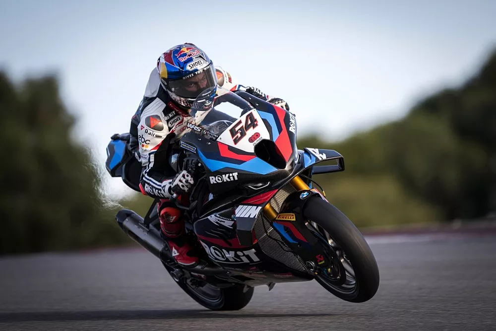 BMW "tak jauh tertinggal" dari rival WSBK saat Razgatlioglu targetkan gelar juara 2025