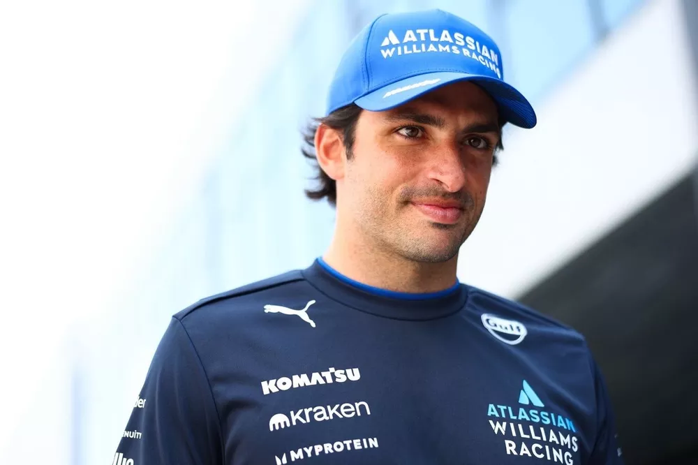 Carlos Sainz “tidak terkejut” melihat Lewis Hamilton kesulitan di Ferrari